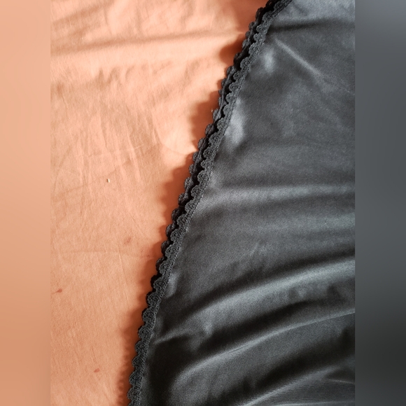 Sexy vintage black satin slip skirt - Picture 5 of 8